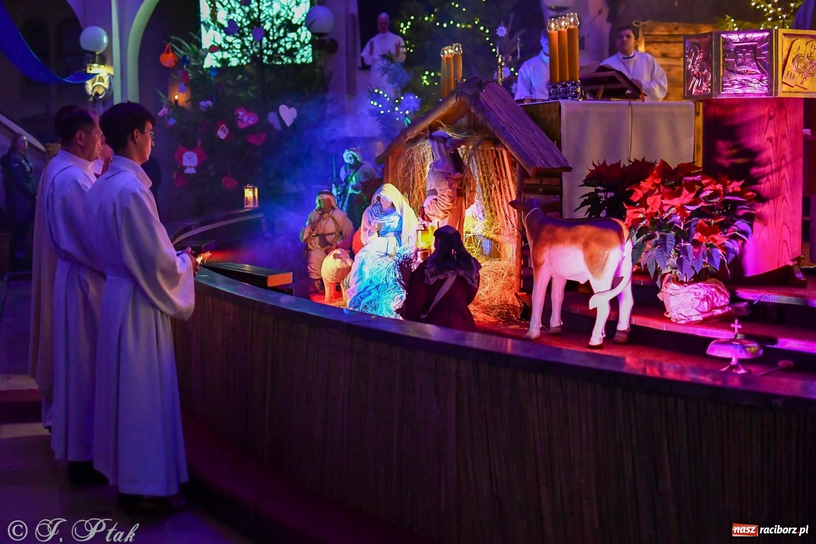 Zdjęcie w galerii na portalu naszraciborz.pl: Cicha noc rozbrzmiała w raciborskich świątyniach. Boże Narodzenie jako święto wiary i bliskości [FOTO i WIDEO] wiadomości z regionu