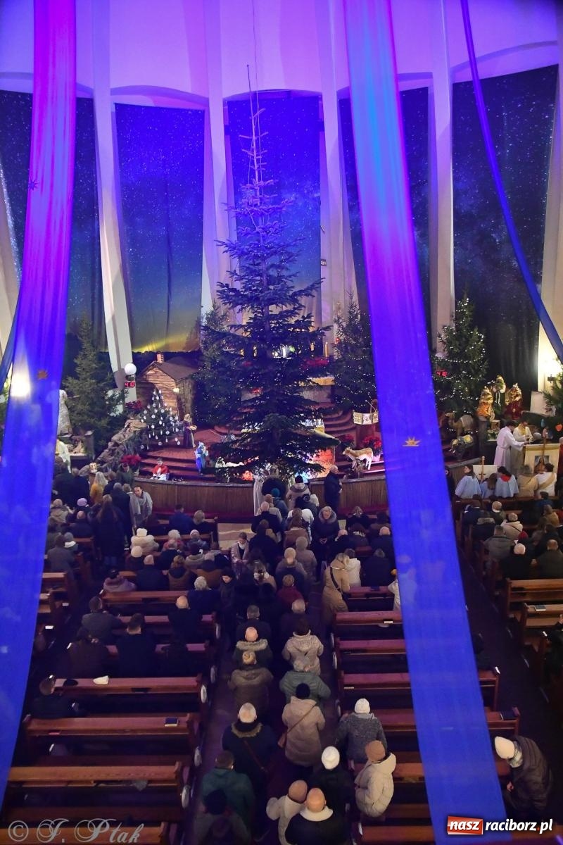 Zdjęcie w galerii na portalu naszraciborz.pl: Cicha noc rozbrzmiała w raciborskich świątyniach. Boże Narodzenie jako święto wiary i bliskości [FOTO i WIDEO] wiadomości z regionu
