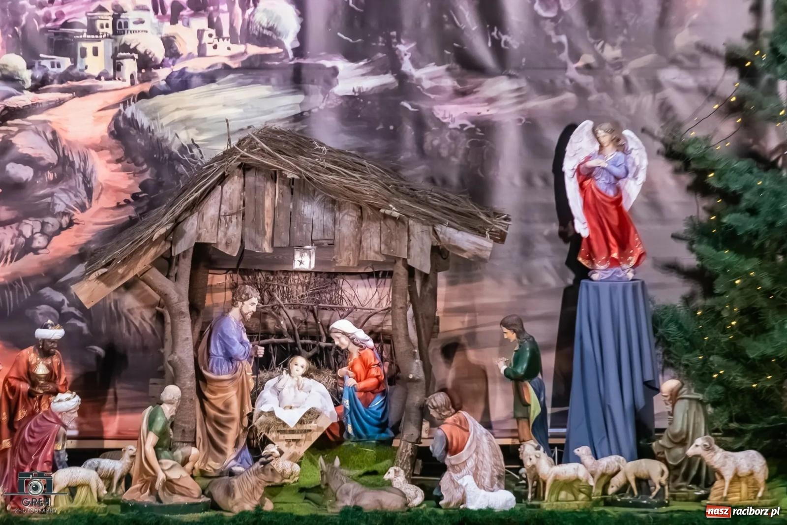 Zdjęcie w galerii na portalu naszraciborz.pl: Cicha noc rozbrzmiała w raciborskich świątyniach. Boże Narodzenie jako święto wiary i bliskości [FOTO i WIDEO] wiadomości z regionu