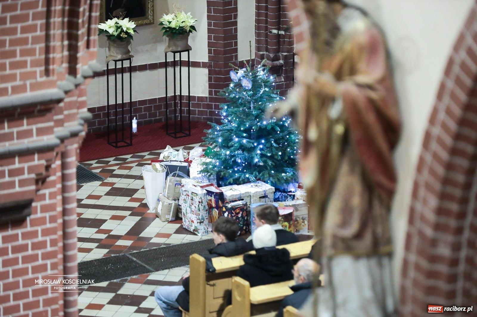 Zdjęcie w galerii na portalu naszraciborz.pl: Cicha noc rozbrzmiała w raciborskich świątyniach. Boże Narodzenie jako święto wiary i bliskości [FOTO i WIDEO] wiadomości z regionu