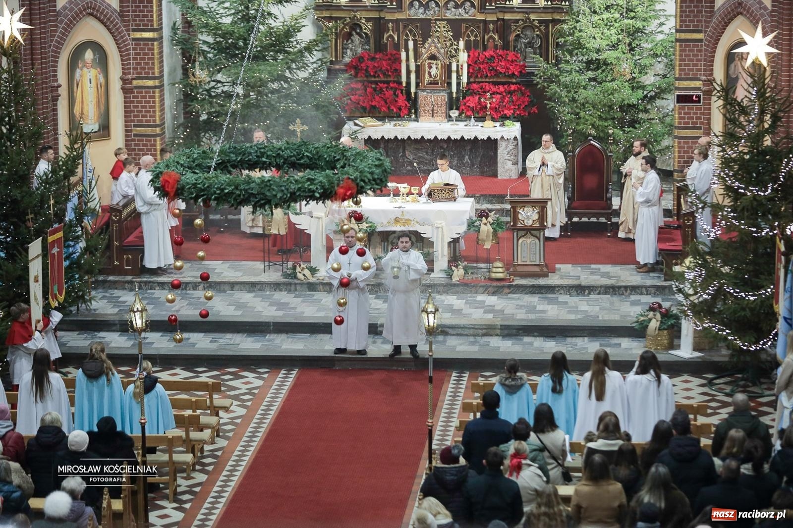 Zdjęcie w galerii na portalu naszraciborz.pl: Cicha noc rozbrzmiała w raciborskich świątyniach. Boże Narodzenie jako święto wiary i bliskości [FOTO i WIDEO] wiadomości z regionu
