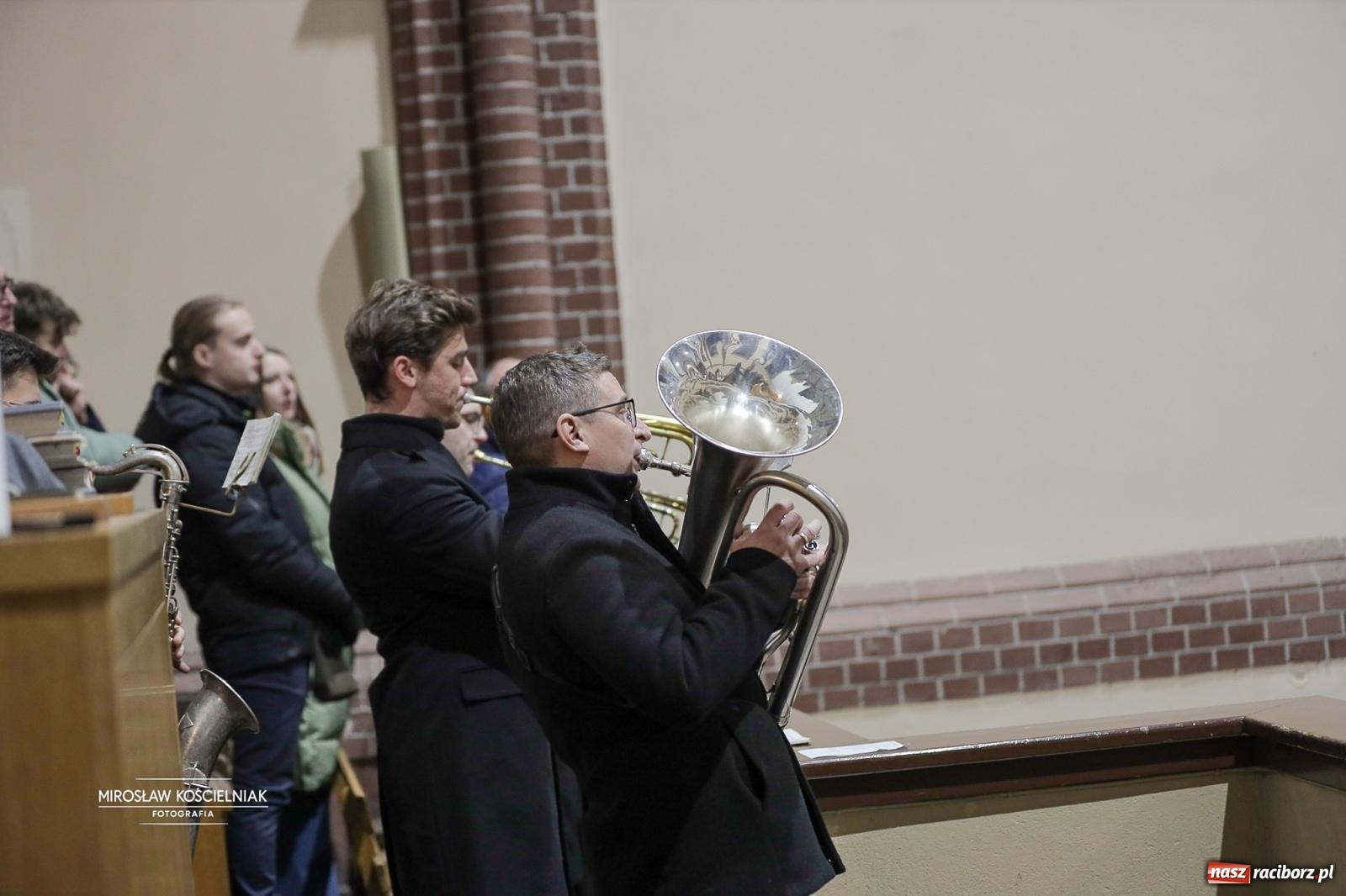 Zdjęcie w galerii na portalu naszraciborz.pl: Cicha noc rozbrzmiała w raciborskich świątyniach. Boże Narodzenie jako święto wiary i bliskości [FOTO i WIDEO] wiadomości z regionu