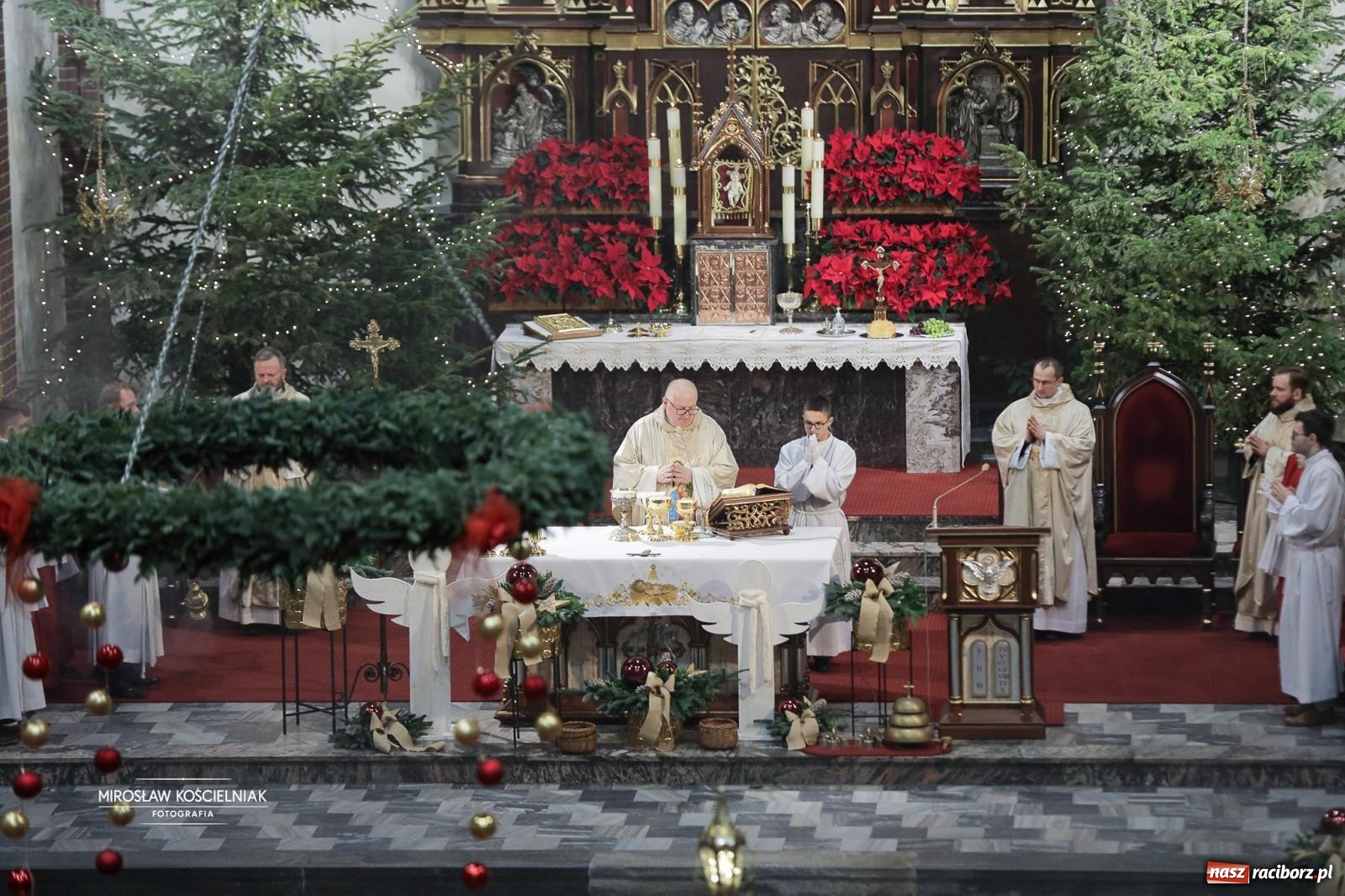 Zdjęcie w galerii na portalu naszraciborz.pl: Cicha noc rozbrzmiała w raciborskich świątyniach. Boże Narodzenie jako święto wiary i bliskości [FOTO i WIDEO] wiadomości z regionu