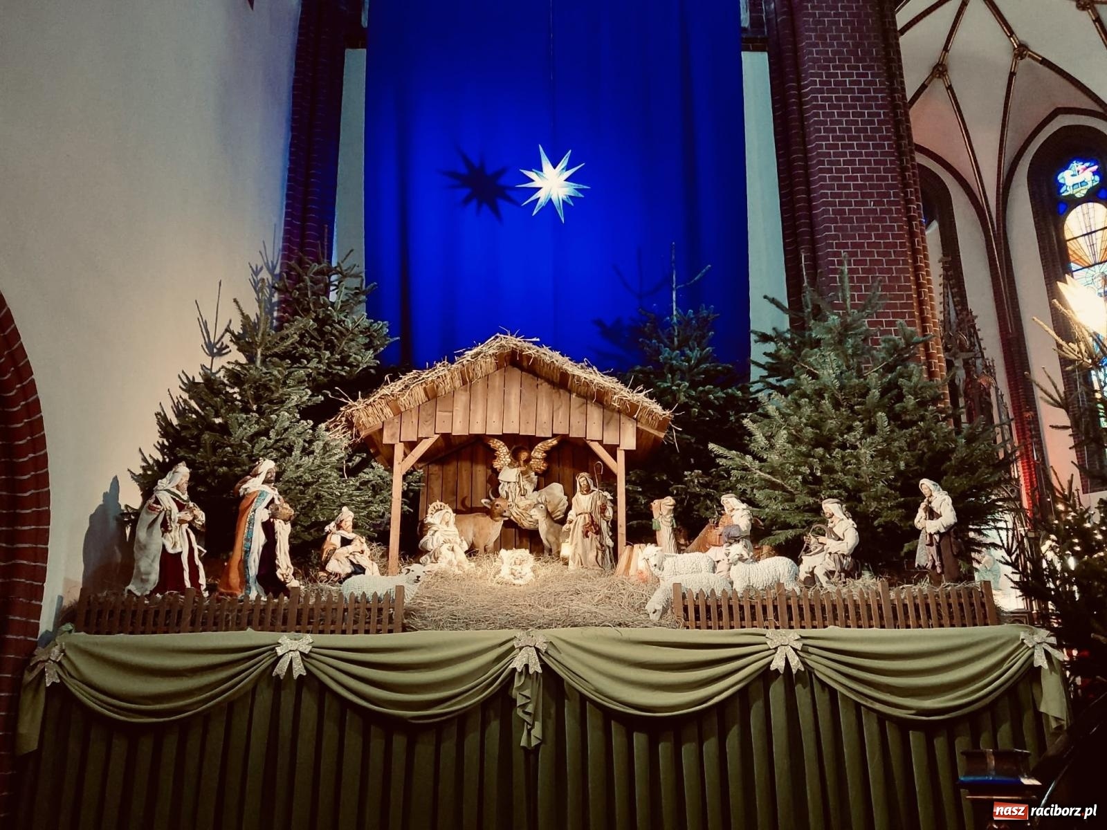 Zdjęcie w galerii na portalu naszraciborz.pl: Cicha noc rozbrzmiała w raciborskich świątyniach. Boże Narodzenie jako święto wiary i bliskości [FOTO i WIDEO] wiadomości z regionu