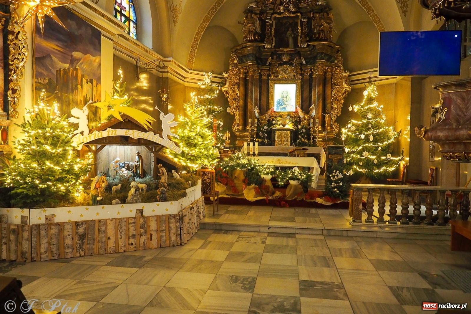 Zdjęcie w galerii na portalu naszraciborz.pl: Cicha noc rozbrzmiała w raciborskich świątyniach. Boże Narodzenie jako święto wiary i bliskości [FOTO i WIDEO] wiadomości z regionu