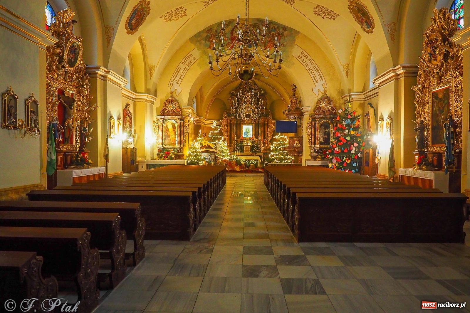 Zdjęcie w galerii na portalu naszraciborz.pl: Cicha noc rozbrzmiała w raciborskich świątyniach. Boże Narodzenie jako święto wiary i bliskości [FOTO i WIDEO] wiadomości z regionu