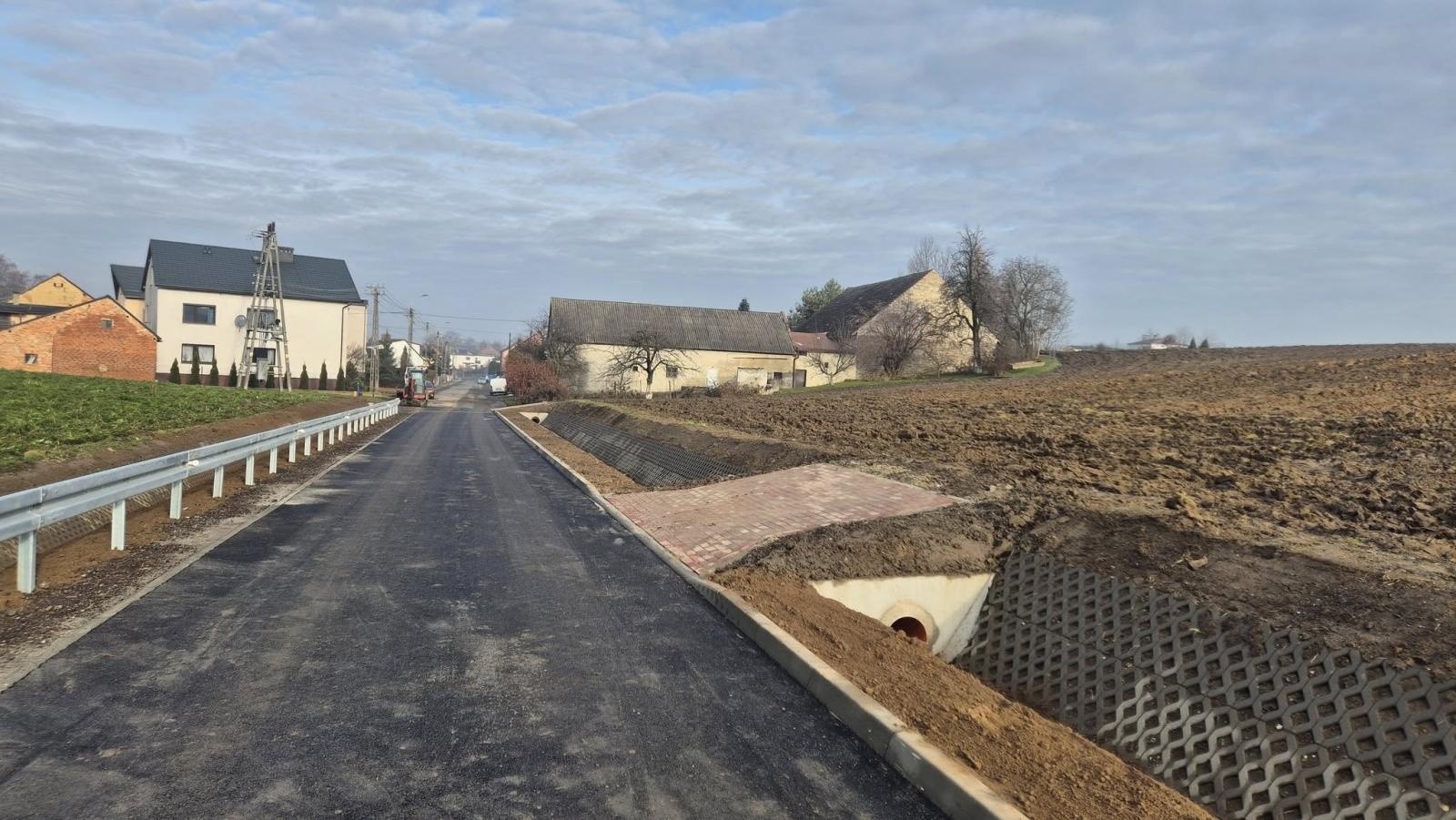 Zdjęcie w galerii na portalu naszraciborz.pl: Krzanowice. Zakończono inwestycje związane z usuwaniem skutków ubiegłorocznej powodzi wiadomości z regionu