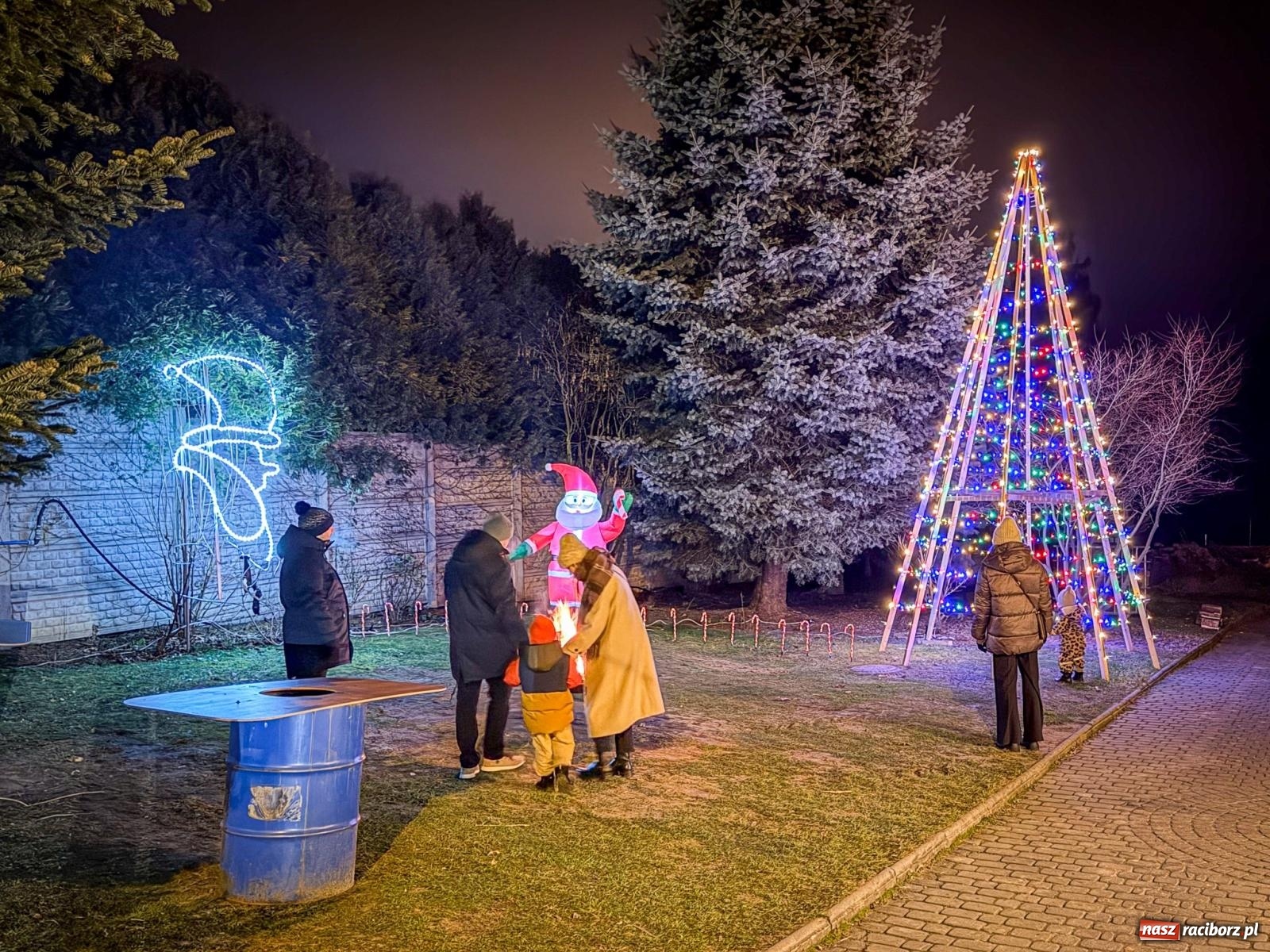 Zdjęcie w galerii na portalu naszraciborz.pl: Griswoldowo niedaleko Raciborza. Nowa Wioska w świątecznej szacie [FOTO i WIDEO] wiadomości z regionu