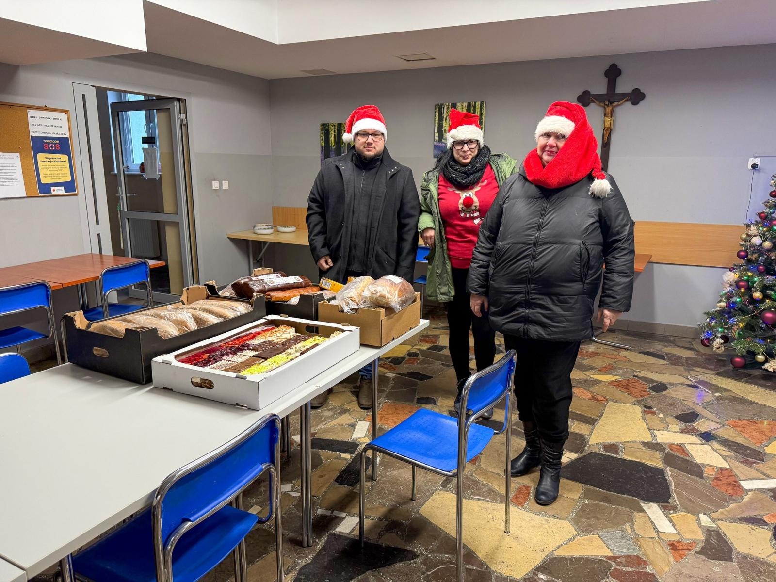 Zdjęcie w galerii na portalu naszraciborz.pl: Wigilia, która łączy ludzi i daje realne wsparcie wiadomości z regionu