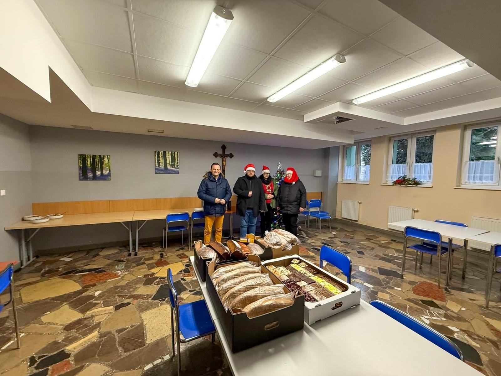 Zdjęcie w galerii na portalu naszraciborz.pl: Wigilia, która łączy ludzi i daje realne wsparcie wiadomości z regionu