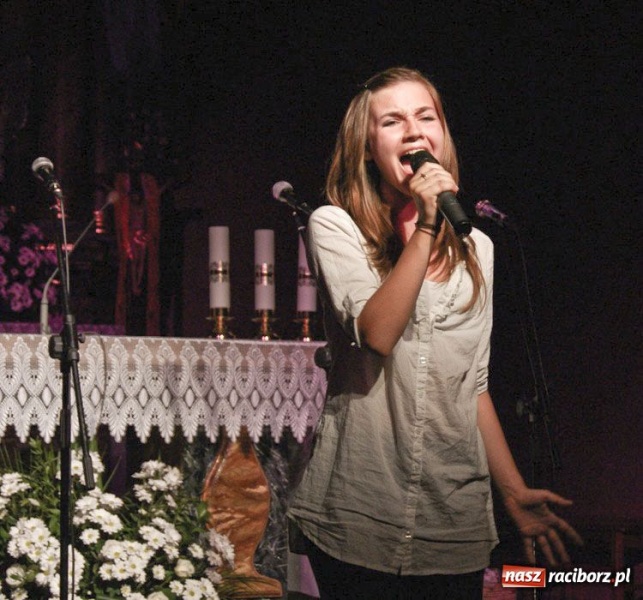 Zdjęcie w galerii na portalu naszraciborz.pl: W hołdzie bł. Janowi Pawłowi II wiadomości z regionu