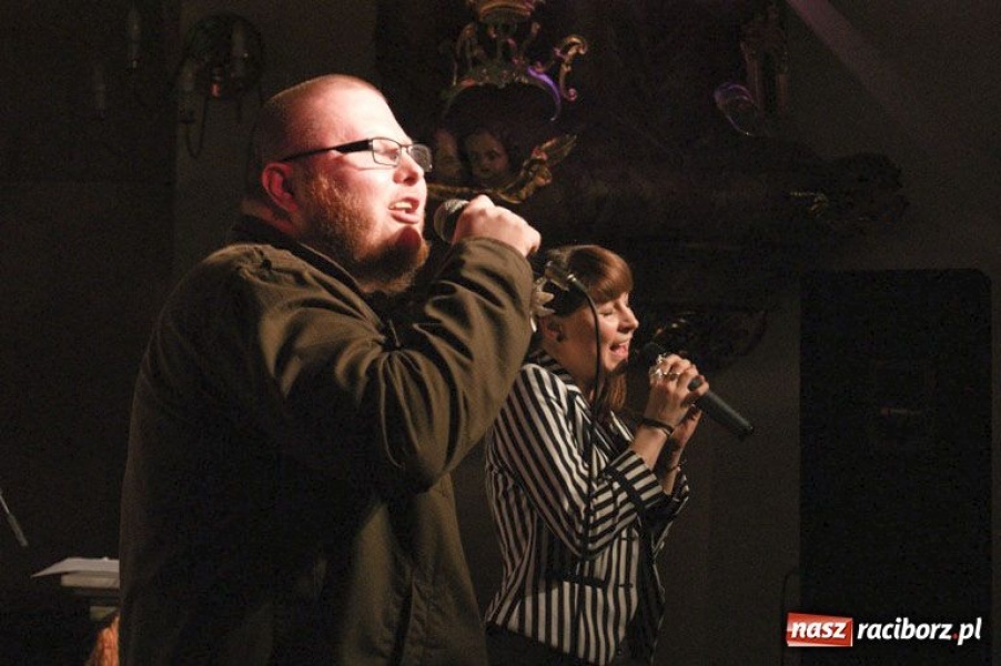 Zdjęcie w galerii na portalu naszraciborz.pl: W hołdzie bł. Janowi Pawłowi II wiadomości z regionu