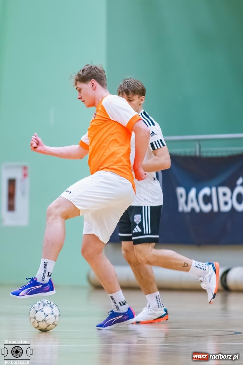 Zdjęcie w galerii na portalu naszraciborz.pl: Pierwszoligowe granie w HLPN. Wicher zgasił Płomień [FOTO] wiadomości z regionu