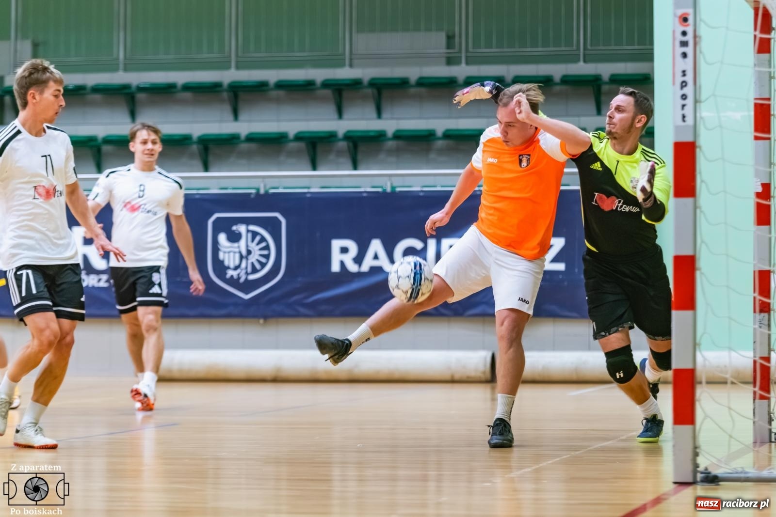Zdjęcie w galerii na portalu naszraciborz.pl: Pierwszoligowe granie w HLPN. Wicher zgasił Płomień [FOTO] wiadomości z regionu