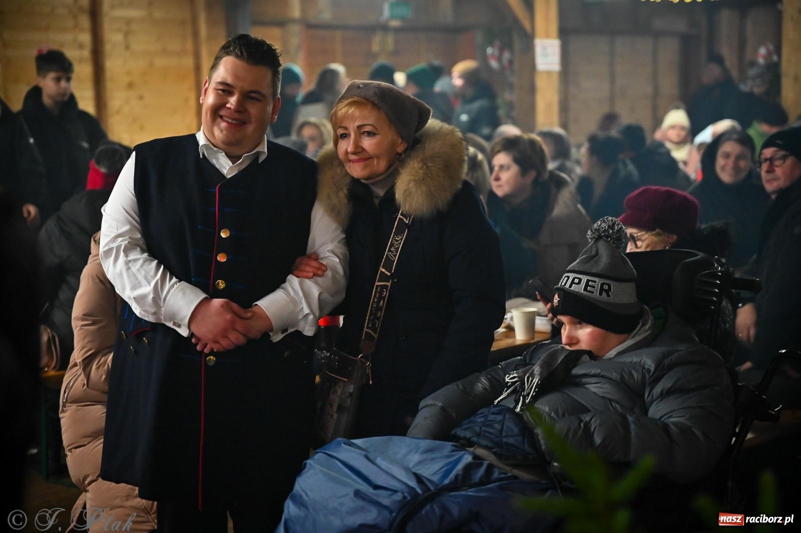 Zdjęcie w galerii na portalu naszraciborz.pl: Pierwsze wielkie rudzkie kolędowanie. Wspólne śpiewanie z Panem Babcią [FOTO i WIDEO] wiadomości z regionu