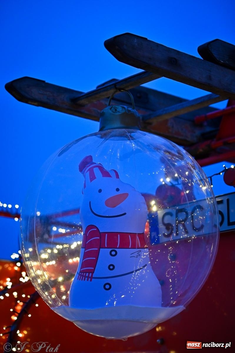 Zdjęcie w galerii na portalu naszraciborz.pl: Pierwsze wielkie rudzkie kolędowanie. Wspólne śpiewanie z Panem Babcią [FOTO i WIDEO] wiadomości z regionu