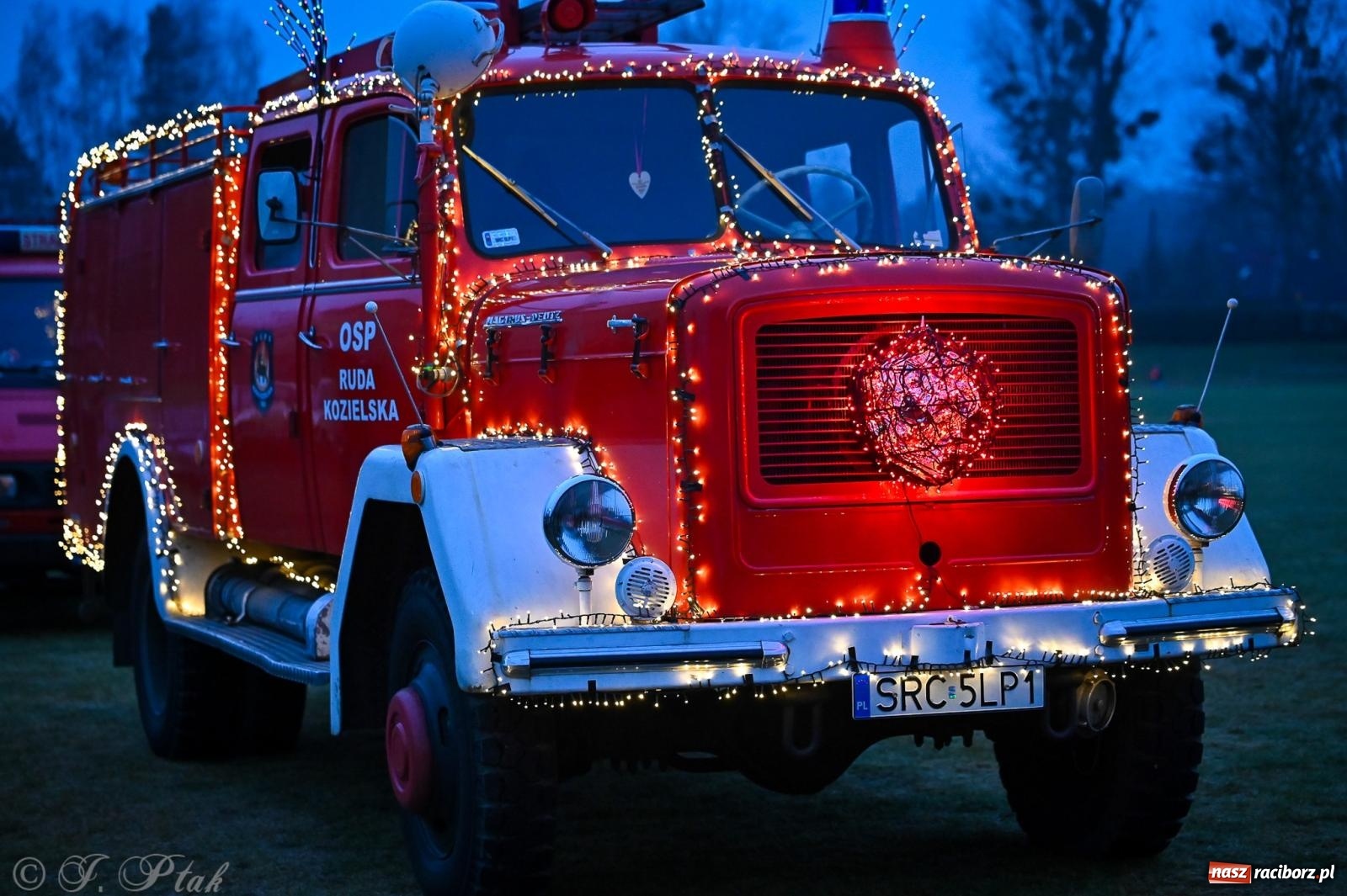 Zdjęcie w galerii na portalu naszraciborz.pl: Pierwsze wielkie rudzkie kolędowanie. Wspólne śpiewanie z Panem Babcią [FOTO i WIDEO] wiadomości z regionu