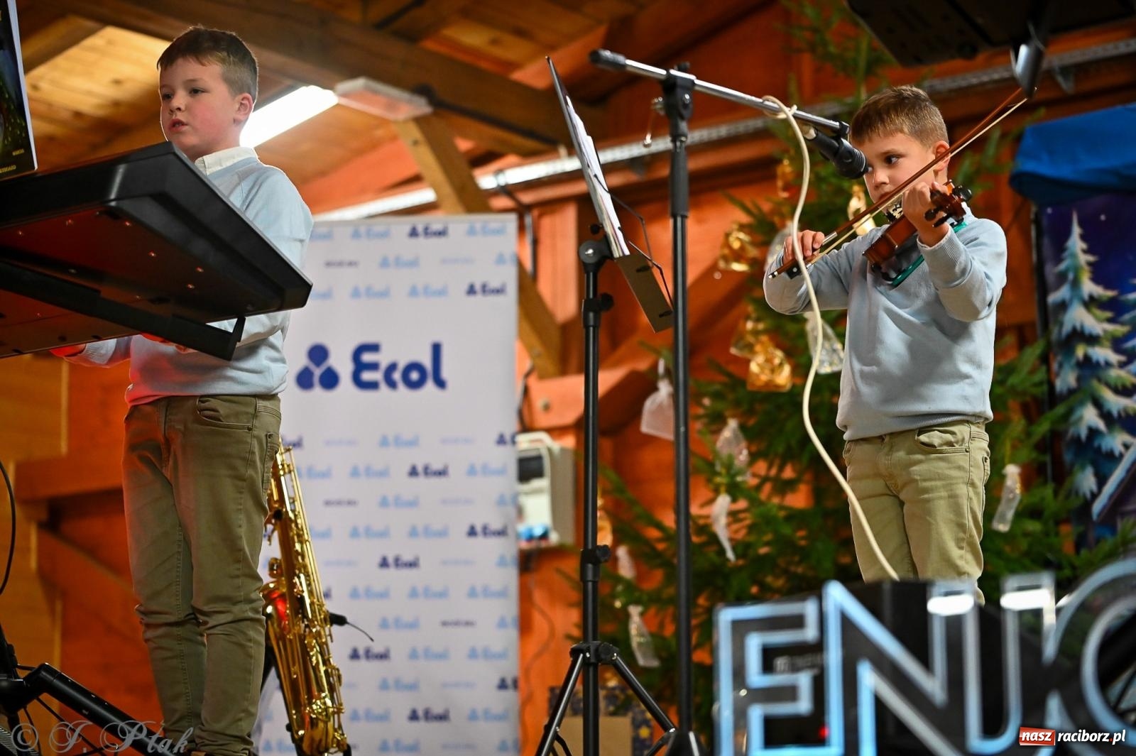 Zdjęcie w galerii na portalu naszraciborz.pl: Pierwsze wielkie rudzkie kolędowanie. Wspólne śpiewanie z Panem Babcią [FOTO i WIDEO] wiadomości z regionu