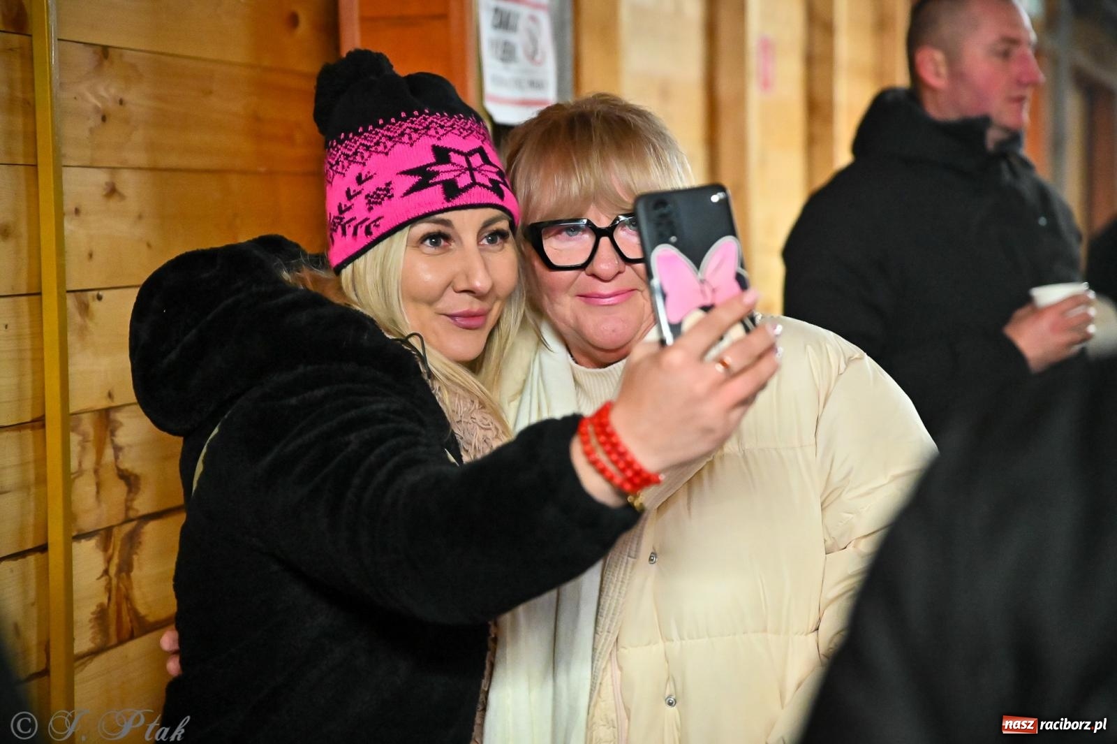 Zdjęcie w galerii na portalu naszraciborz.pl: Pierwsze wielkie rudzkie kolędowanie. Wspólne śpiewanie z Panem Babcią [FOTO i WIDEO] wiadomości z regionu