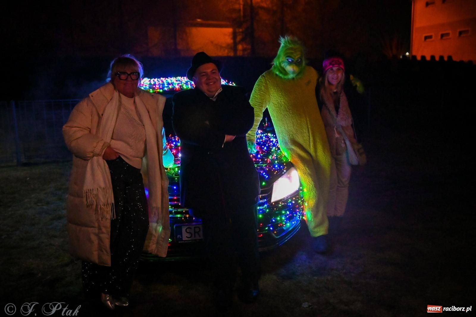 Zdjęcie w galerii na portalu naszraciborz.pl: Pierwsze wielkie rudzkie kolędowanie. Wspólne śpiewanie z Panem Babcią [FOTO i WIDEO] wiadomości z regionu