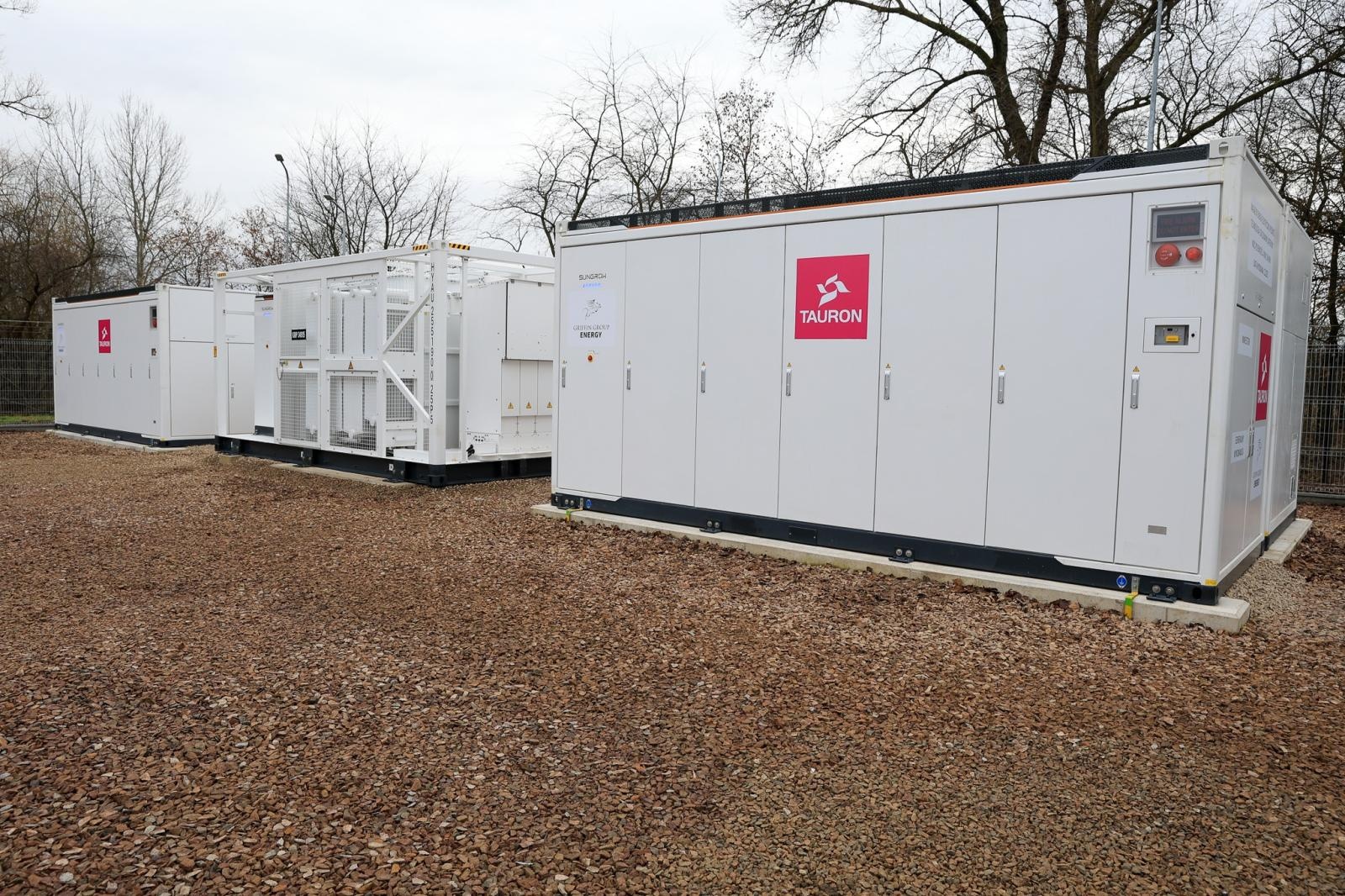 Zdjęcie w galerii na portalu naszraciborz.pl: Nowe magazyny energii TAURONA wzmocnią stabilność systemu. Jeden z nich powstanie w Kuźni Raciborskiej wiadomości z regionu