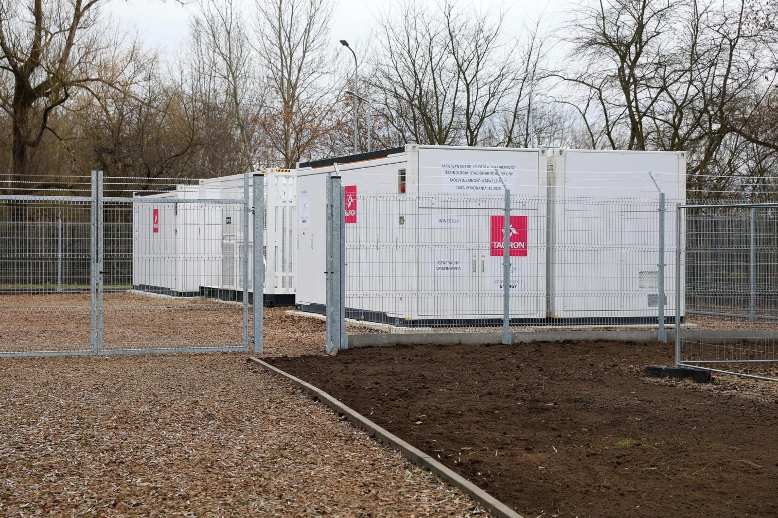 Zdjęcie w galerii na portalu naszraciborz.pl: Nowe magazyny energii TAURONA wzmocnią stabilność systemu. Jeden z nich powstanie w Kuźni Raciborskiej wiadomości z regionu