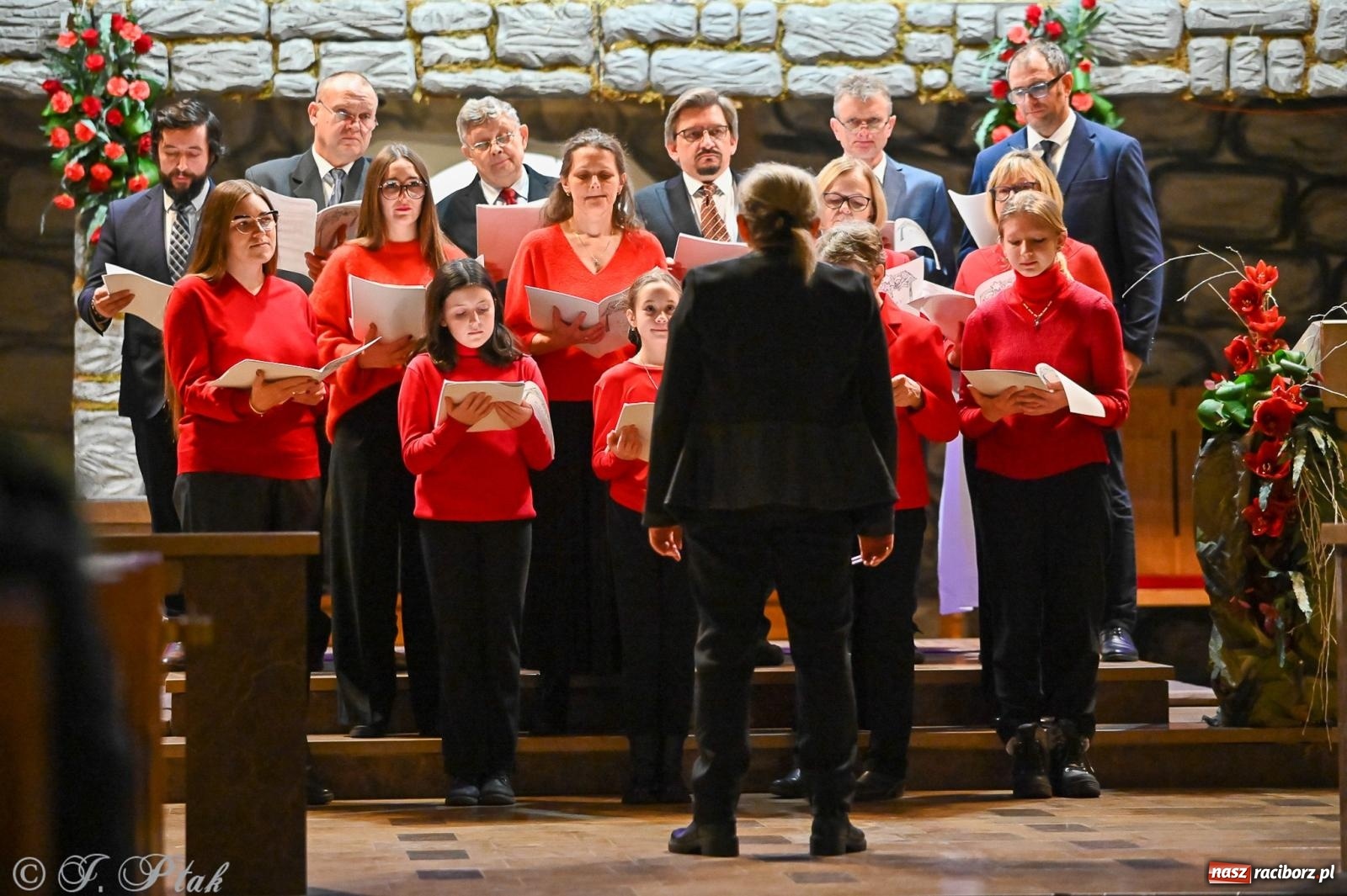 Zdjęcie w galerii na portalu naszraciborz.pl: Wieczór kolęd i pastorałek w kościele św. Paschalisa na Płoni [FOTO i WIDEO] wiadomości z regionu