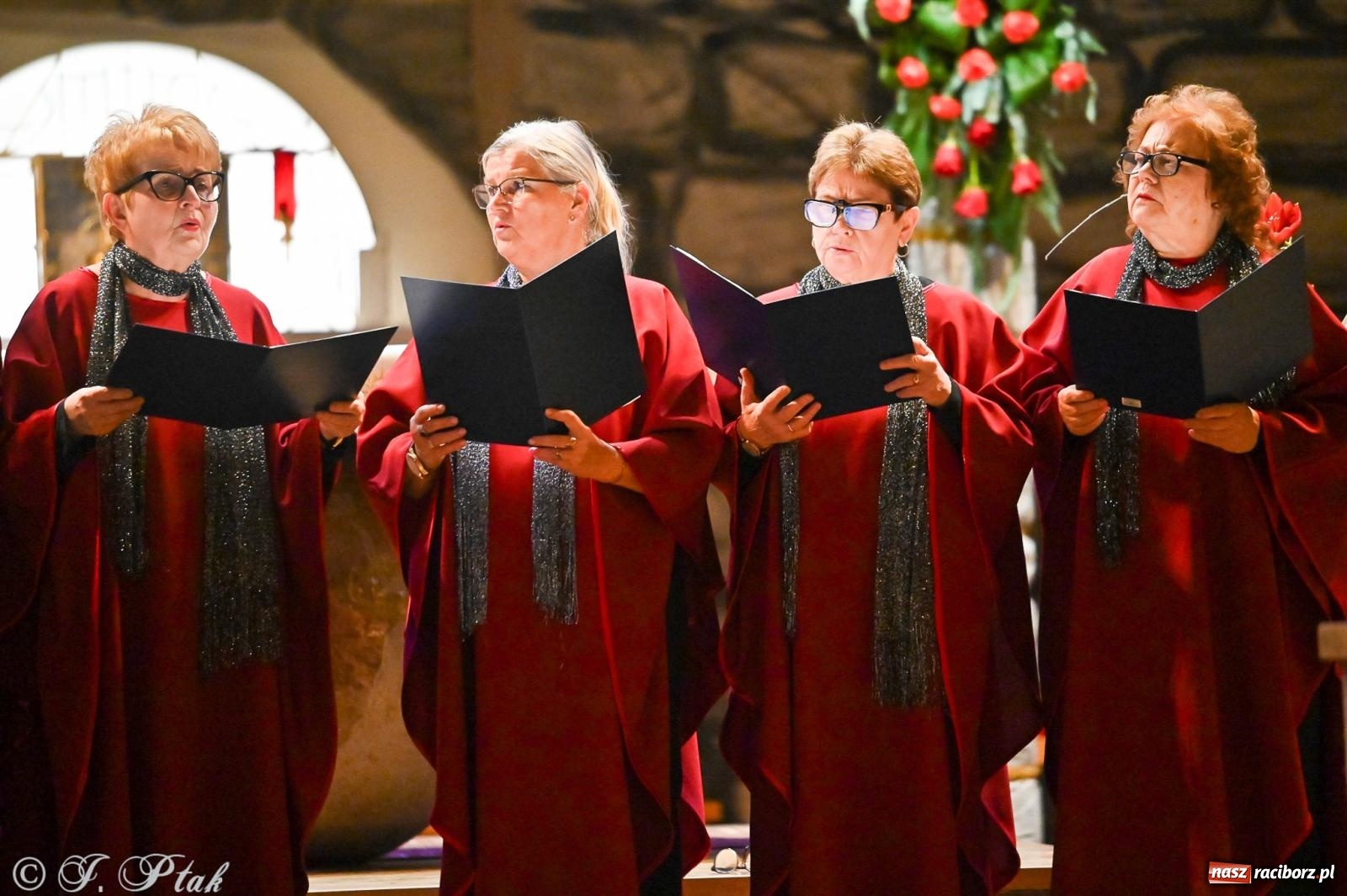 Zdjęcie w galerii na portalu naszraciborz.pl: Wieczór kolęd i pastorałek w kościele św. Paschalisa na Płoni [FOTO i WIDEO] wiadomości z regionu