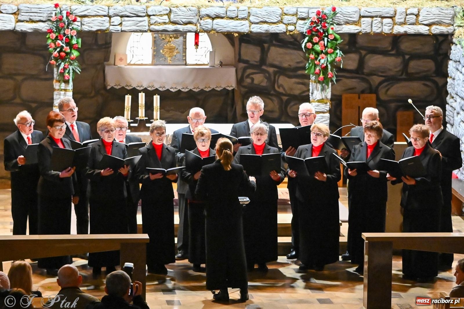 Zdjęcie w galerii na portalu naszraciborz.pl: Wieczór kolęd i pastorałek w kościele św. Paschalisa na Płoni [FOTO i WIDEO] wiadomości z regionu