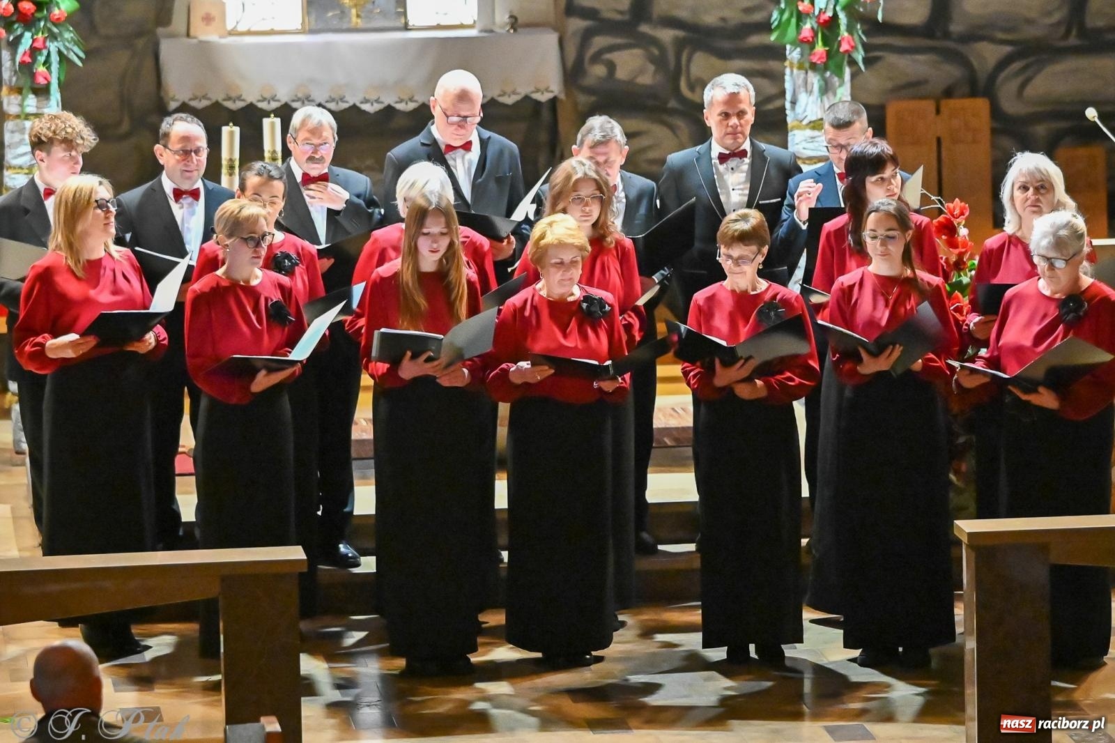 Zdjęcie w galerii na portalu naszraciborz.pl: Wieczór kolęd i pastorałek w kościele św. Paschalisa na Płoni [FOTO i WIDEO] wiadomości z regionu