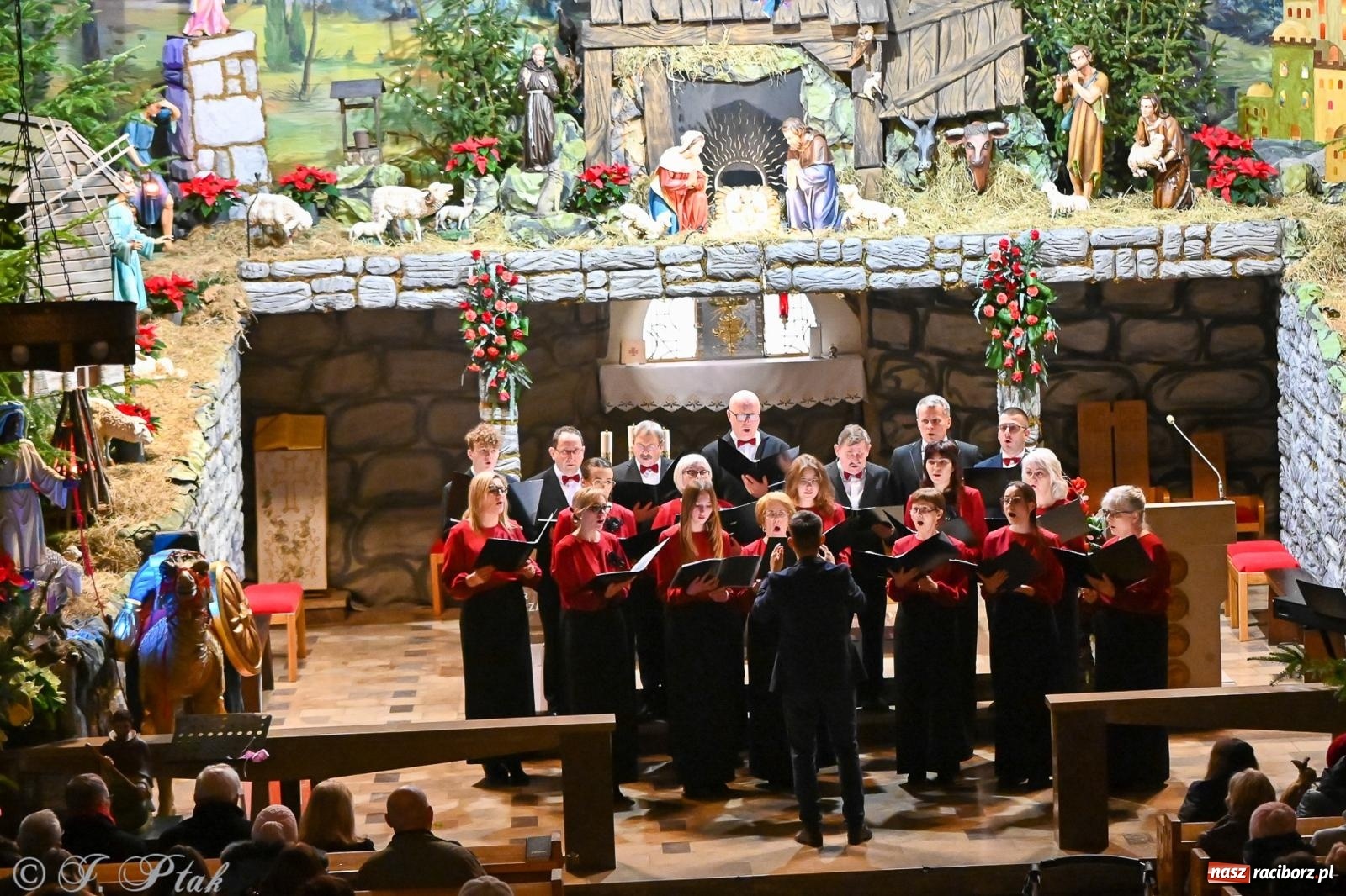 Zdjęcie w galerii na portalu naszraciborz.pl: Wieczór kolęd i pastorałek w kościele św. Paschalisa na Płoni [FOTO i WIDEO] wiadomości z regionu