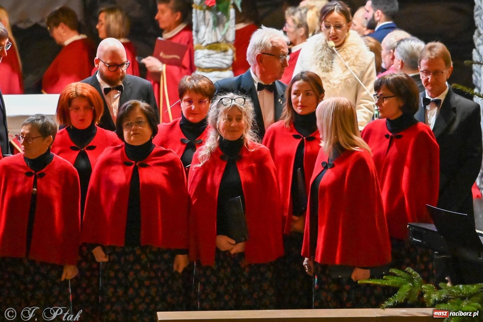 Zdjęcie w galerii na portalu naszraciborz.pl: Wieczór kolęd i pastorałek w kościele św. Paschalisa na Płoni [FOTO i WIDEO] wiadomości z regionu