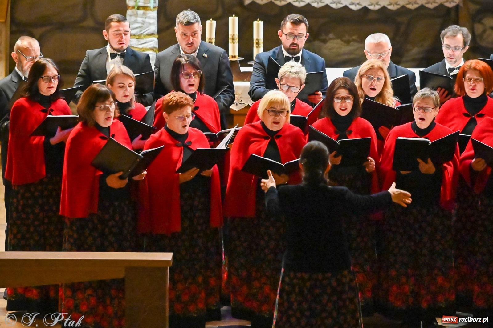 Zdjęcie w galerii na portalu naszraciborz.pl: Wieczór kolęd i pastorałek w kościele św. Paschalisa na Płoni [FOTO i WIDEO] wiadomości z regionu