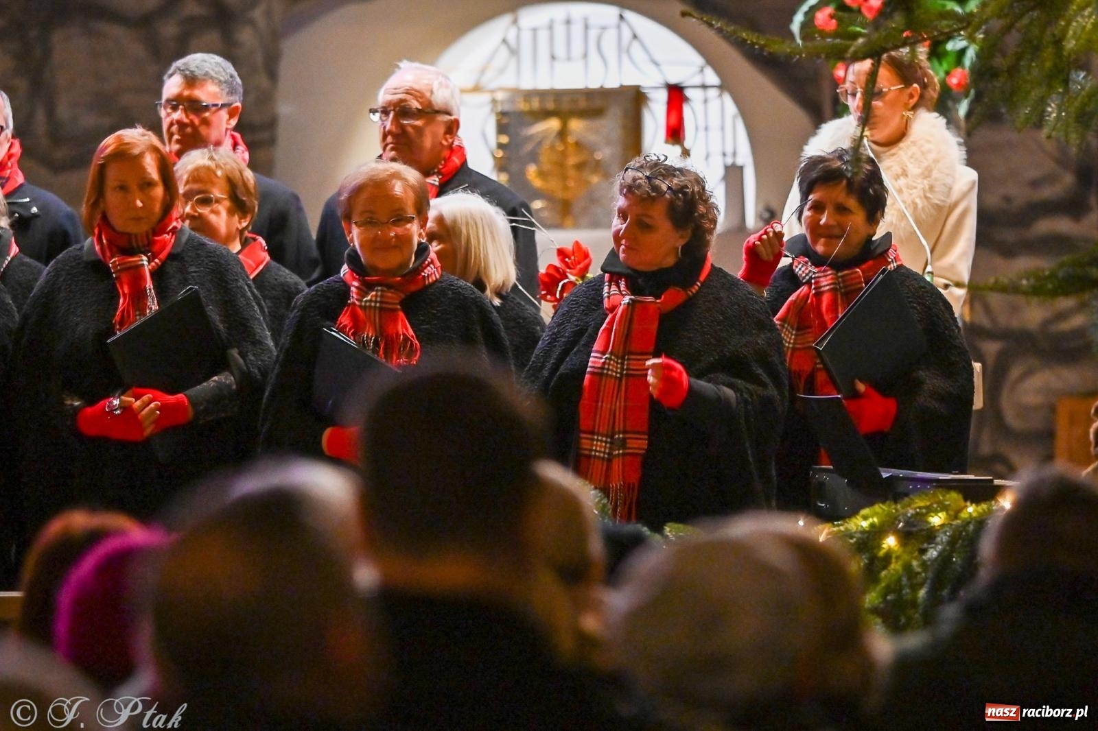 Zdjęcie w galerii na portalu naszraciborz.pl: Wieczór kolęd i pastorałek w kościele św. Paschalisa na Płoni [FOTO i WIDEO] wiadomości z regionu