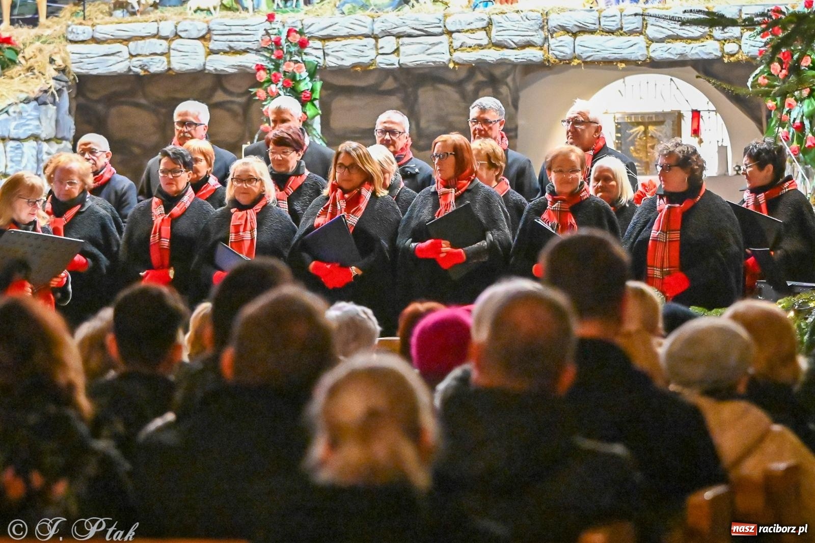 Zdjęcie w galerii na portalu naszraciborz.pl: Wieczór kolęd i pastorałek w kościele św. Paschalisa na Płoni [FOTO i WIDEO] wiadomości z regionu