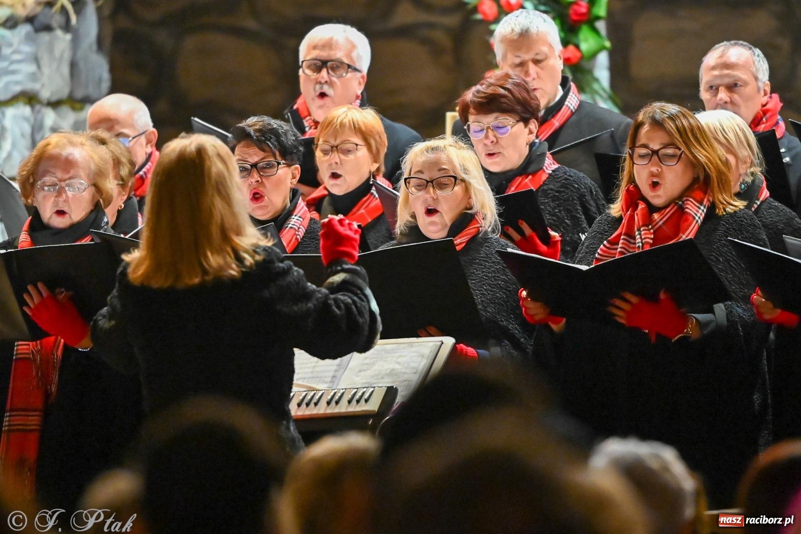 Zdjęcie w galerii na portalu naszraciborz.pl: Wieczór kolęd i pastorałek w kościele św. Paschalisa na Płoni [FOTO i WIDEO] wiadomości z regionu