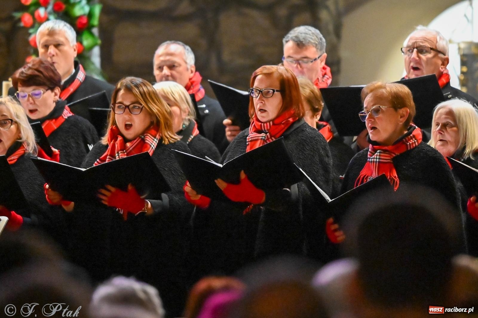 Zdjęcie w galerii na portalu naszraciborz.pl: Wieczór kolęd i pastorałek w kościele św. Paschalisa na Płoni [FOTO i WIDEO] wiadomości z regionu