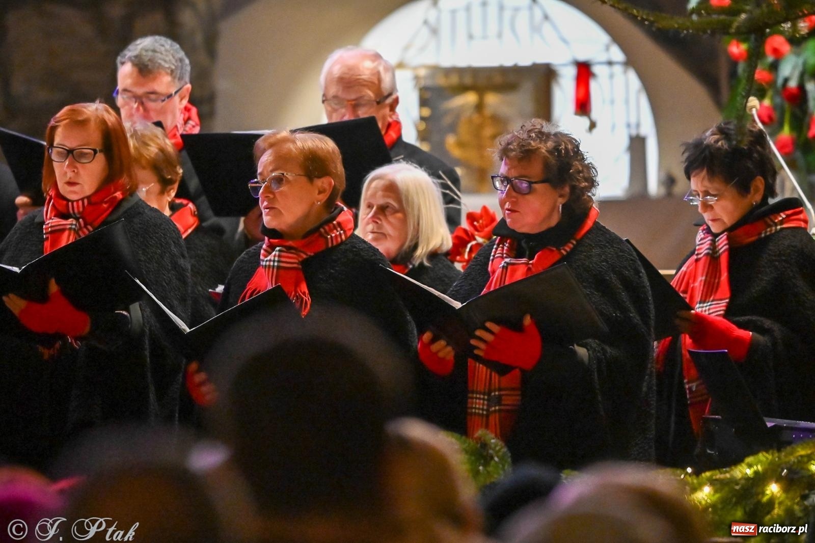 Zdjęcie w galerii na portalu naszraciborz.pl: Wieczór kolęd i pastorałek w kościele św. Paschalisa na Płoni [FOTO i WIDEO] wiadomości z regionu