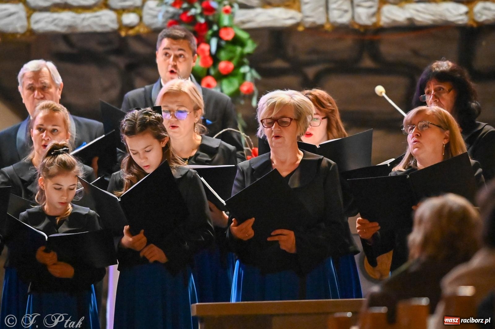 Zdjęcie w galerii na portalu naszraciborz.pl: Wieczór kolęd i pastorałek w kościele św. Paschalisa na Płoni [FOTO i WIDEO] wiadomości z regionu