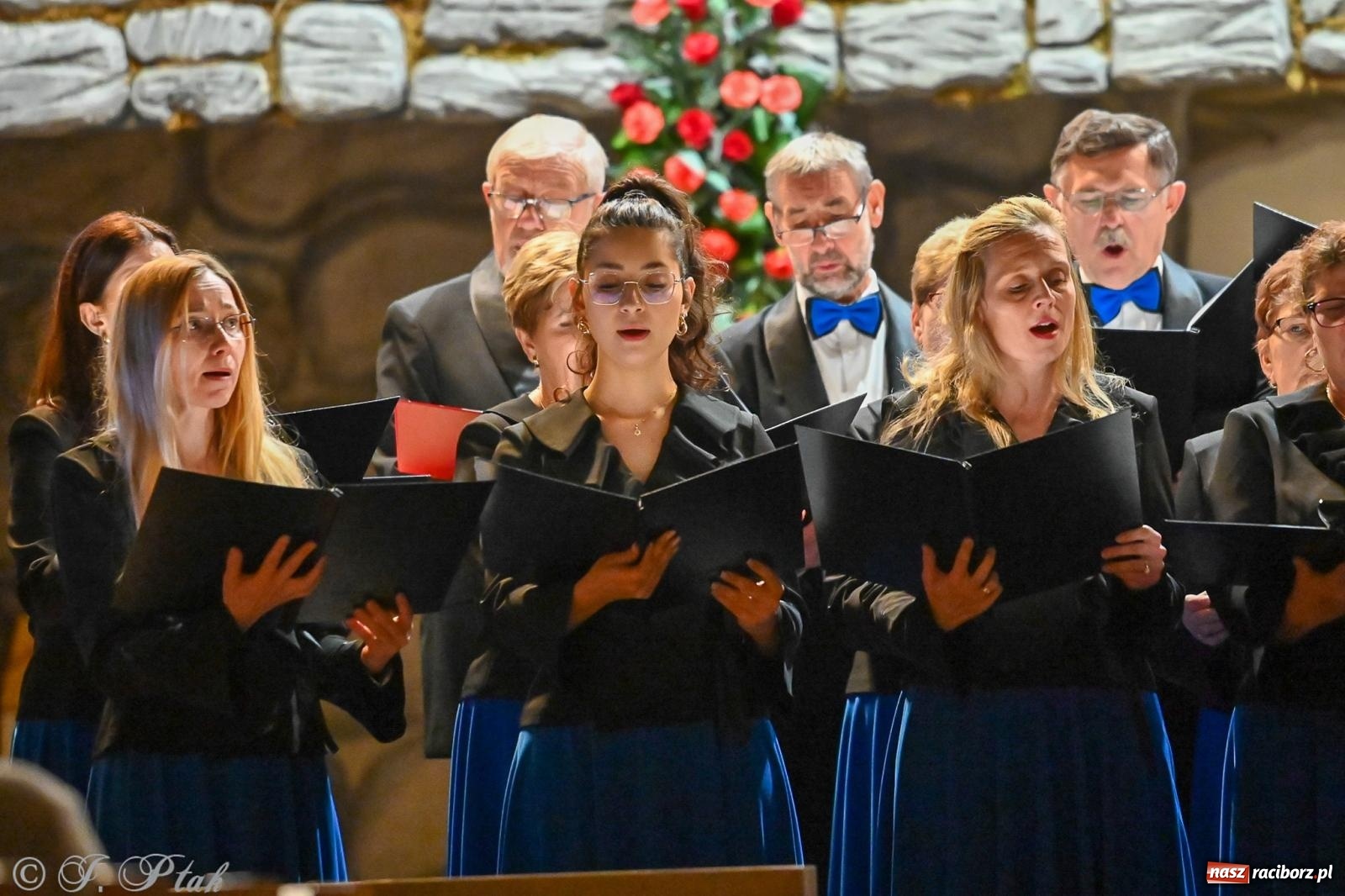 Zdjęcie w galerii na portalu naszraciborz.pl: Wieczór kolęd i pastorałek w kościele św. Paschalisa na Płoni [FOTO i WIDEO] wiadomości z regionu