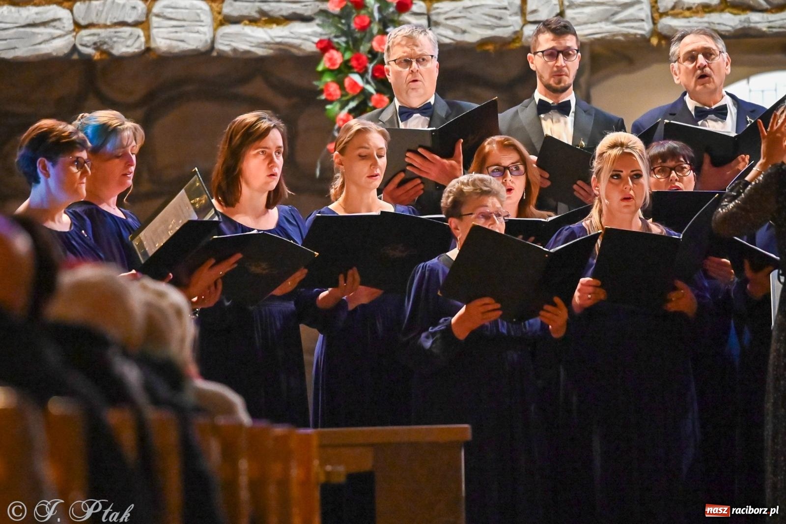 Zdjęcie w galerii na portalu naszraciborz.pl: Wieczór kolęd i pastorałek w kościele św. Paschalisa na Płoni [FOTO i WIDEO] wiadomości z regionu