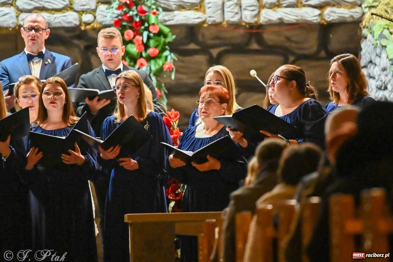 Zdjęcie w galerii na portalu naszraciborz.pl: Wieczór kolęd i pastorałek w kościele św. Paschalisa na Płoni [FOTO i WIDEO] wiadomości z regionu