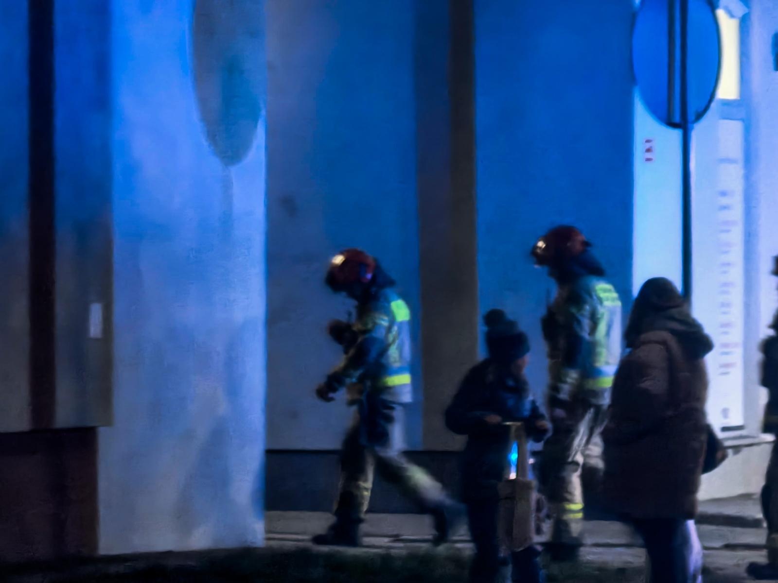 Zdjęcie w galerii na portalu naszraciborz.pl: Alarmy, pożary i lokator uwięziony w windzie – raport 112 wiadomości z regionu