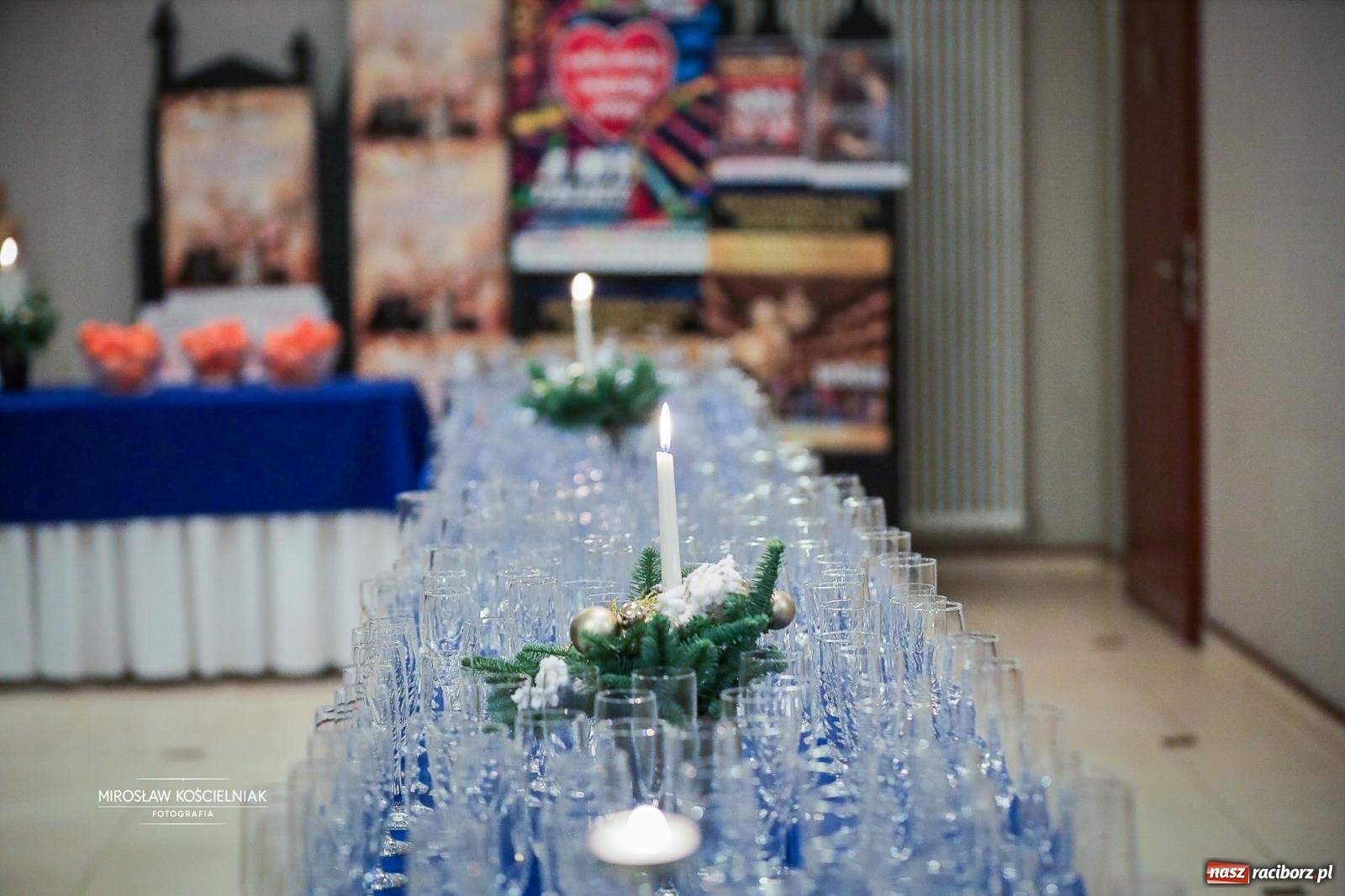 Zdjęcie w galerii na portalu naszraciborz.pl: Gala sylwestrowa w Raciborskim Centrum Kultury wypełniła widownię. Tak witano nowy rok przy Chopina wiadomości z regionu