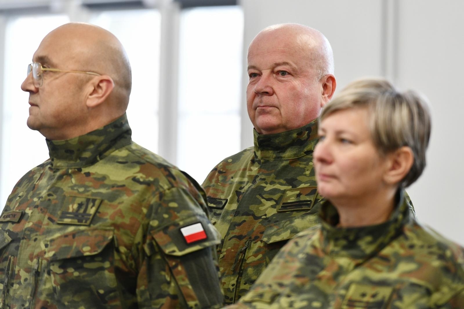 Zdjęcie w galerii na portalu naszraciborz.pl: Nowi podoficerowie ŚlOSG odebrali akty mianowania wiadomości z regionu