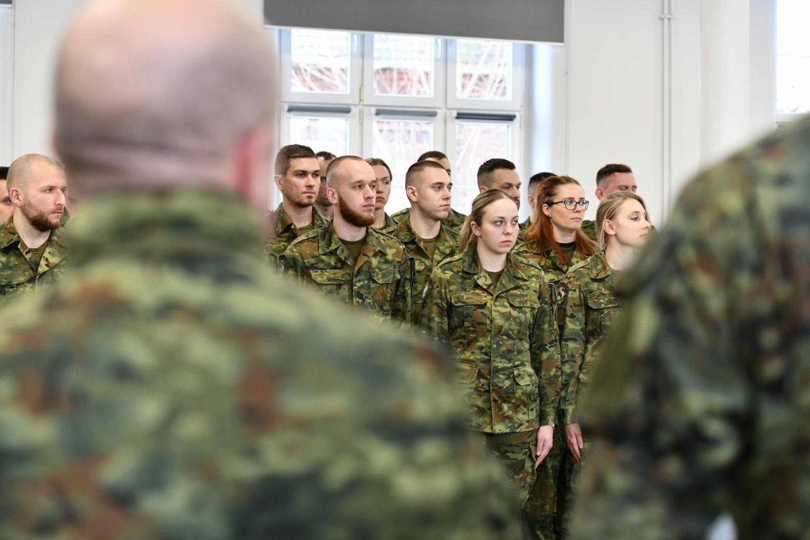 Zdjęcie w galerii na portalu naszraciborz.pl: Nowi podoficerowie ŚlOSG odebrali akty mianowania wiadomości z regionu