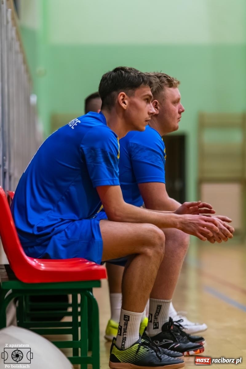 Zdjęcie w galerii na portalu naszraciborz.pl: Futsalowe dreszczowce w hali przy Łąkowej [FOTO] wiadomości z regionu
