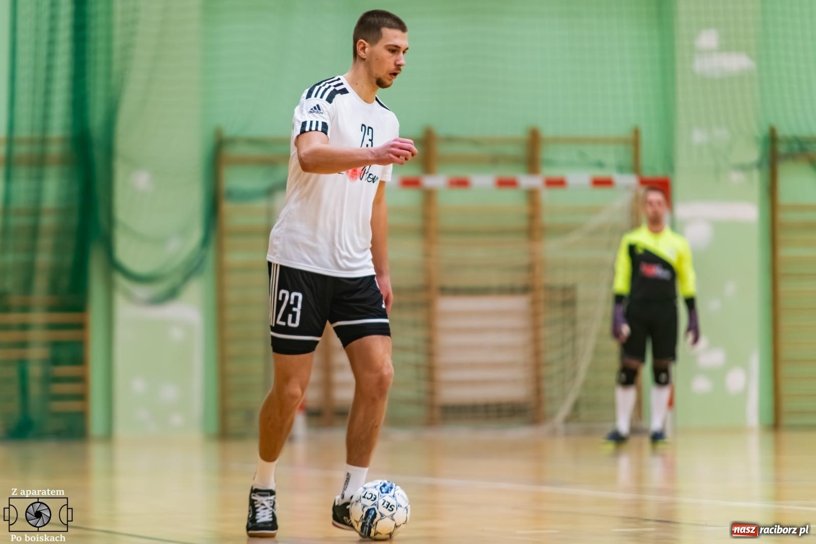 Zdjęcie w galerii na portalu naszraciborz.pl: Futsalowe dreszczowce w hali przy Łąkowej [FOTO] wiadomości z regionu