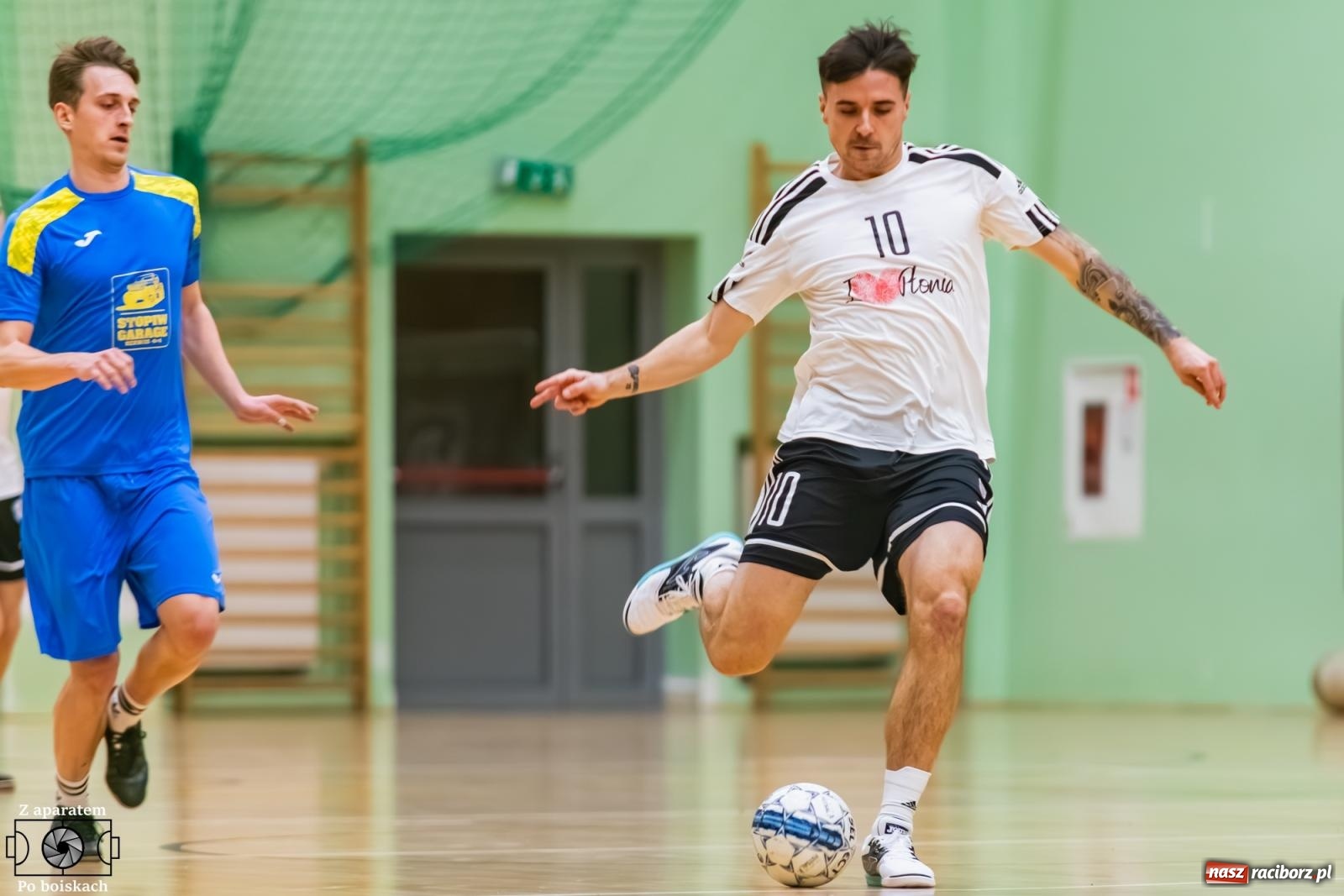 Zdjęcie w galerii na portalu naszraciborz.pl: Futsalowe dreszczowce w hali przy Łąkowej [FOTO] wiadomości z regionu