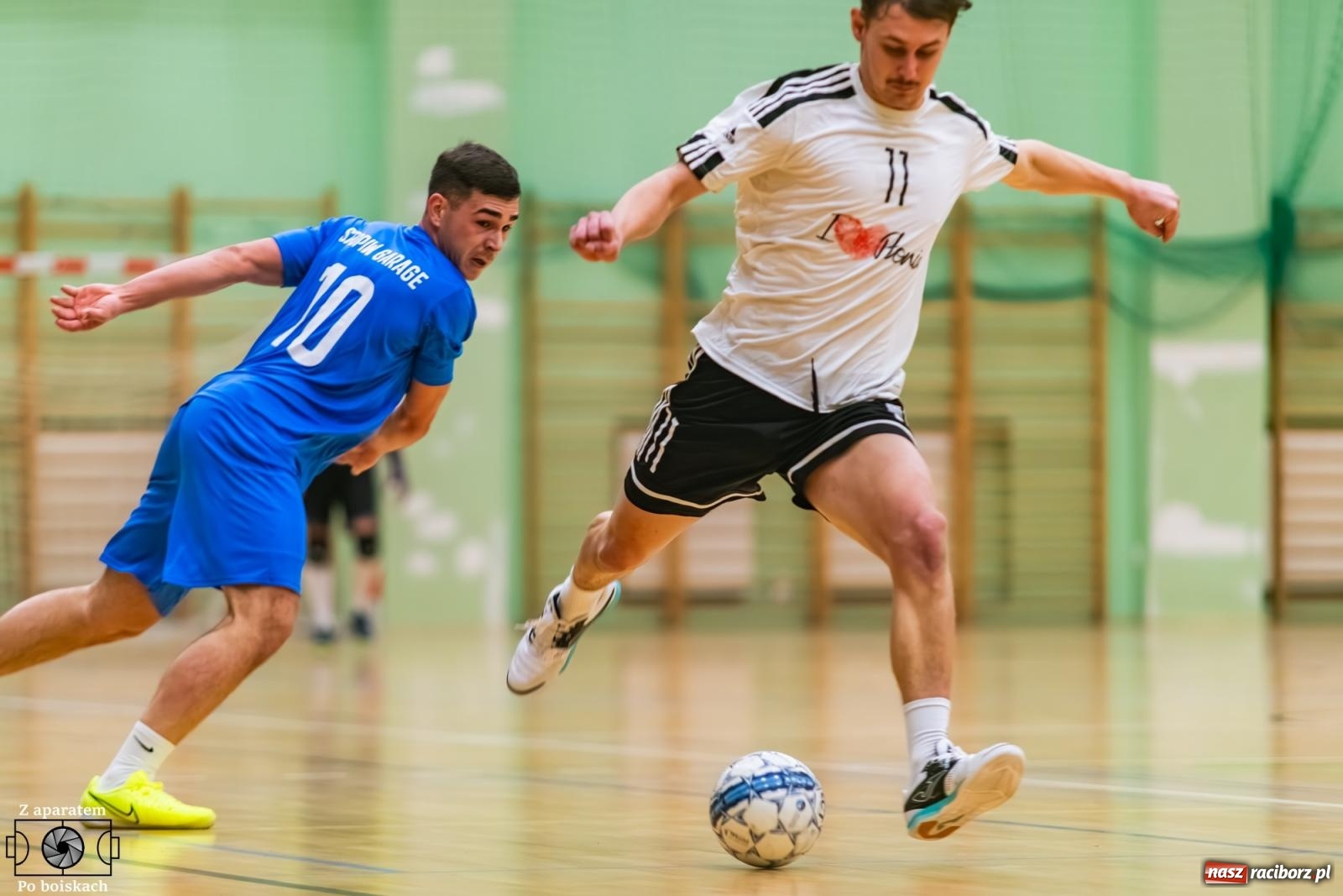 Zdjęcie w galerii na portalu naszraciborz.pl: Futsalowe dreszczowce w hali przy Łąkowej [FOTO] wiadomości z regionu